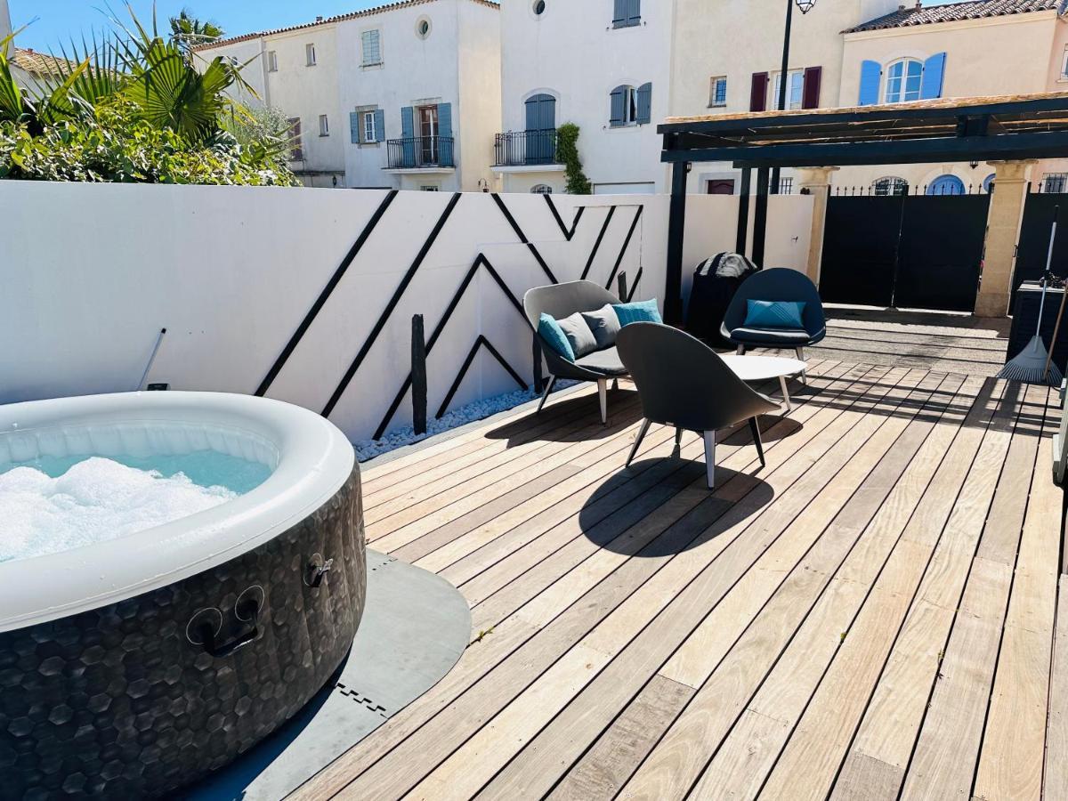 エーグ・モルト Marina 120M²/8 Pers/ Terrasse 100M²/ Appontementヴィラ エクステリア 写真