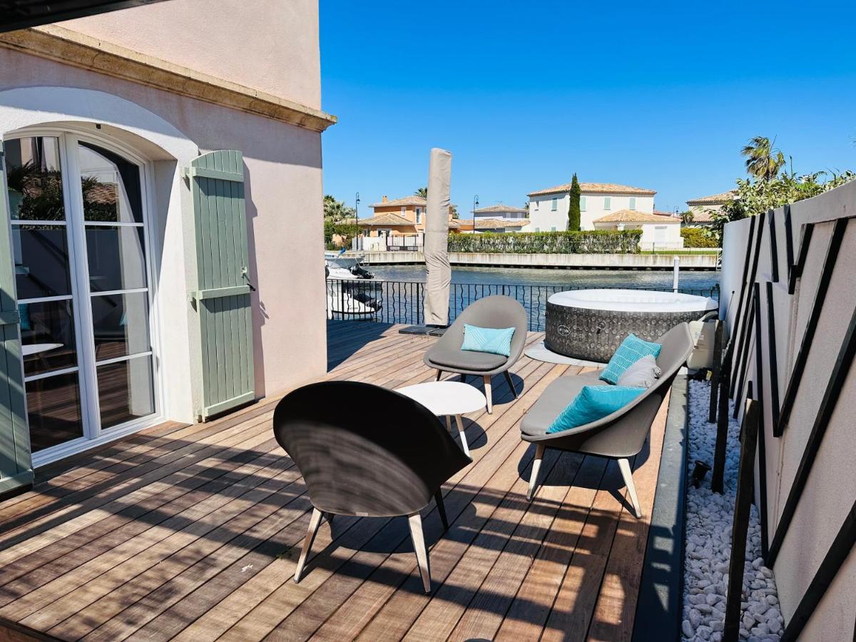 エーグ・モルト Marina 120M²/8 Pers/ Terrasse 100M²/ Appontementヴィラ エクステリア 写真
