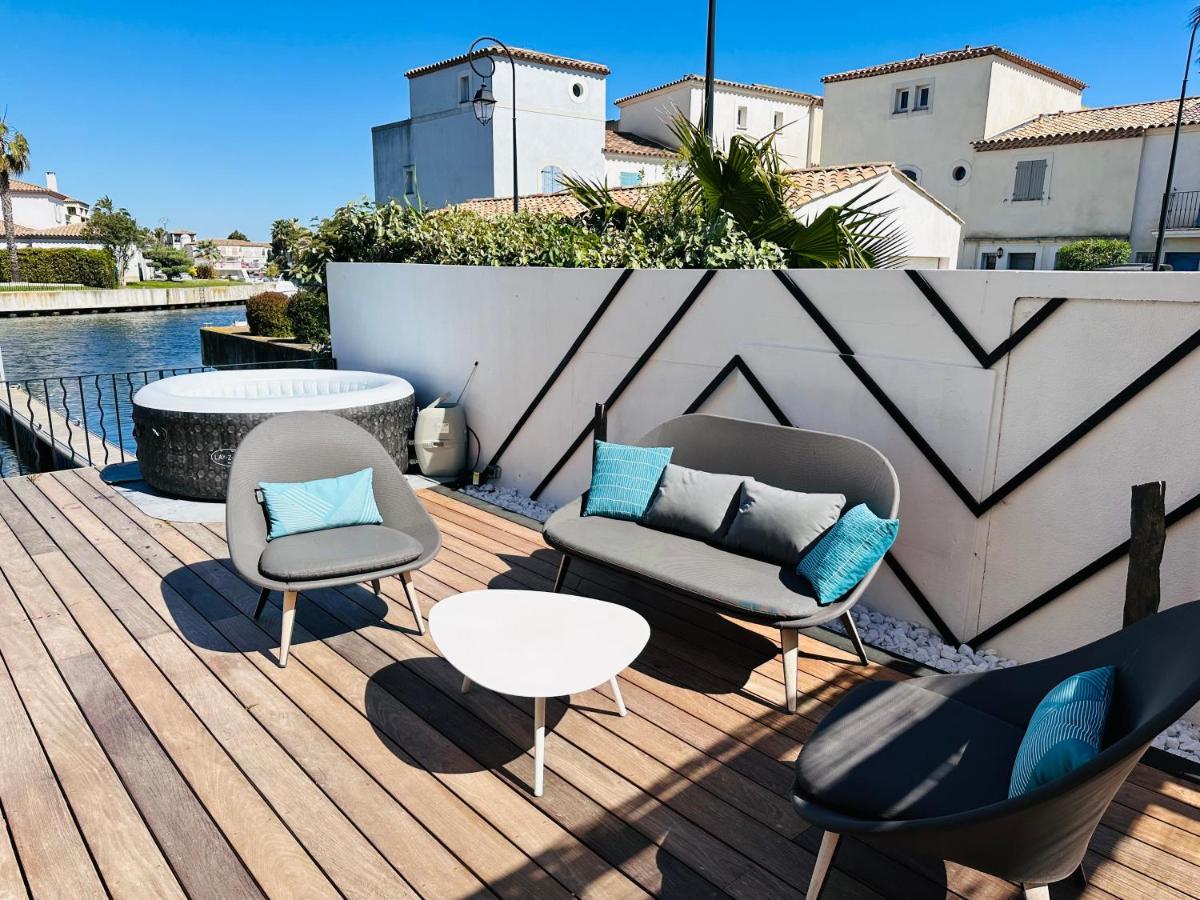 エーグ・モルト Marina 120M²/8 Pers/ Terrasse 100M²/ Appontementヴィラ エクステリア 写真
