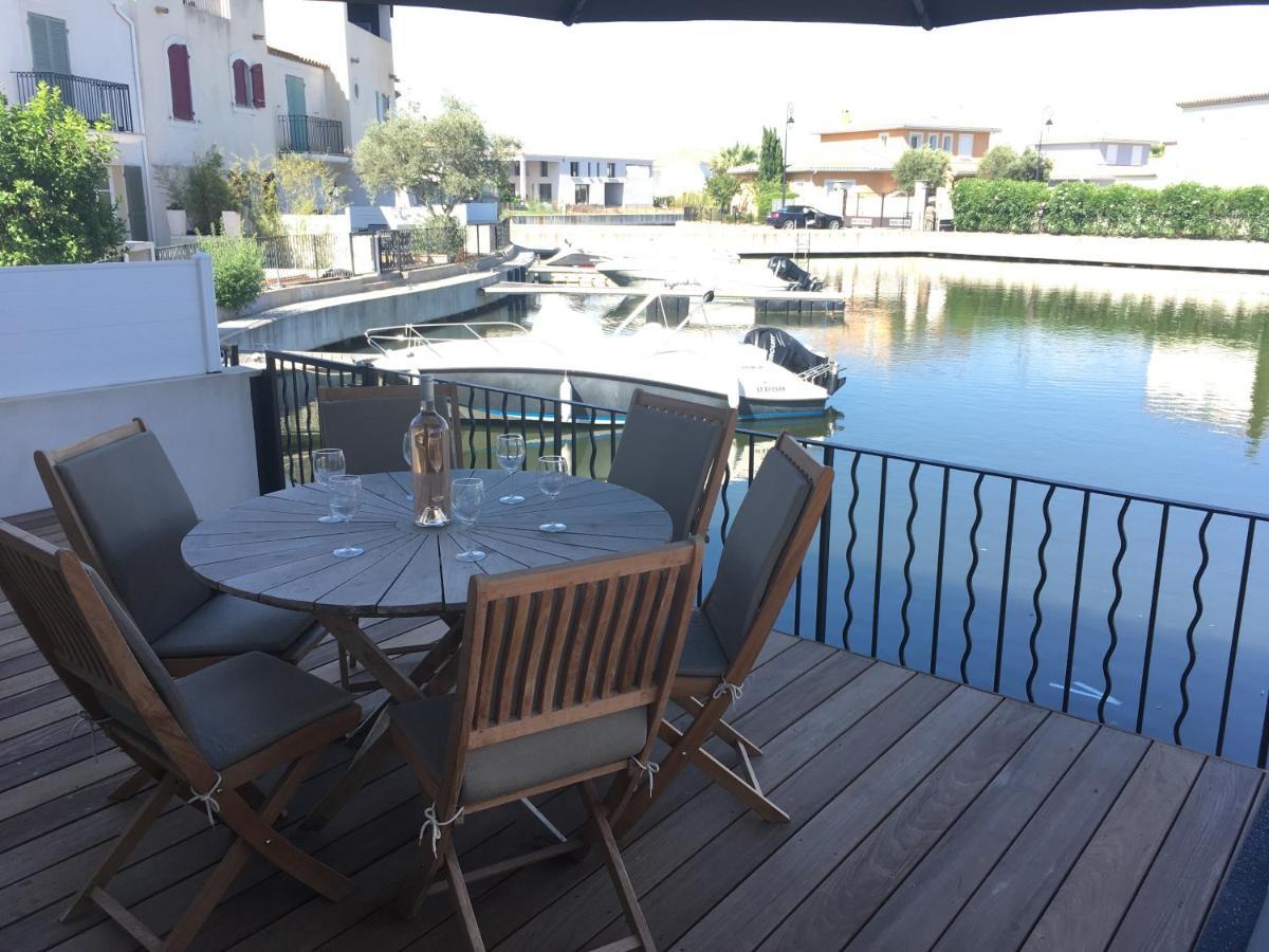 エーグ・モルト Marina 120M²/8 Pers/ Terrasse 100M²/ Appontementヴィラ エクステリア 写真